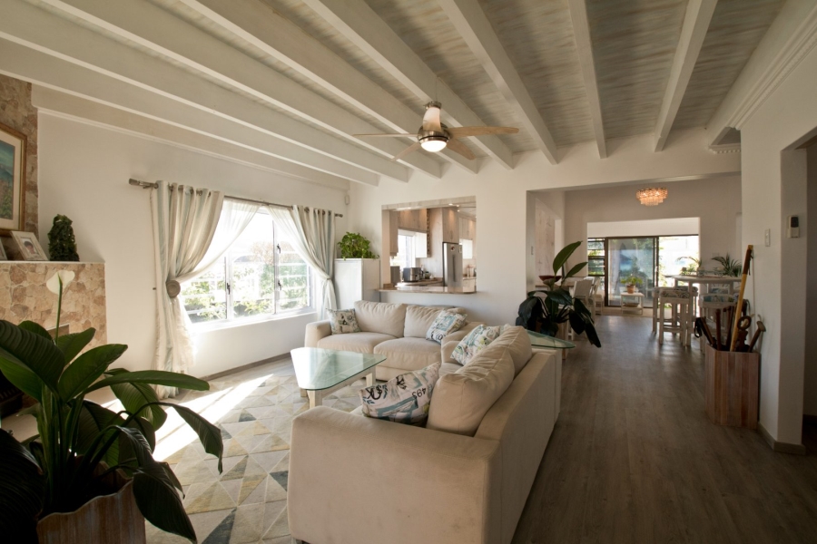 4 Bedroom Property for Sale in Outeniqua Strand Western Cape